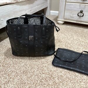 MCM Reversible Liz Shopper in Visetos